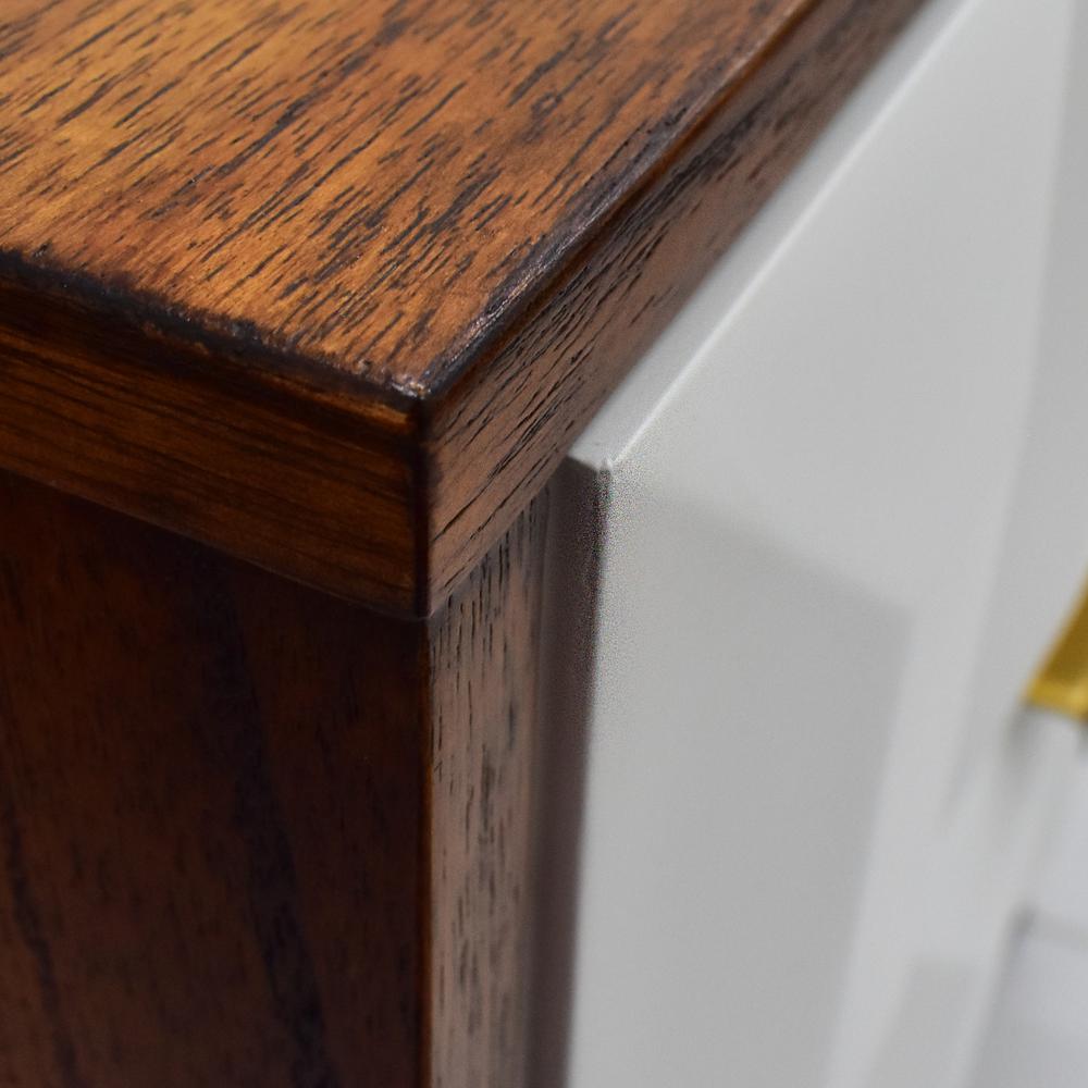 Ginny Nightstand. Picture 6