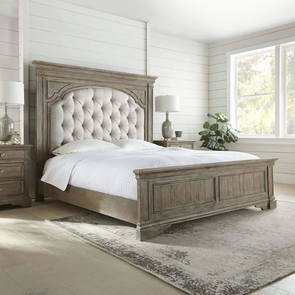 Highland Park King Bed Driftwood. Picture 3