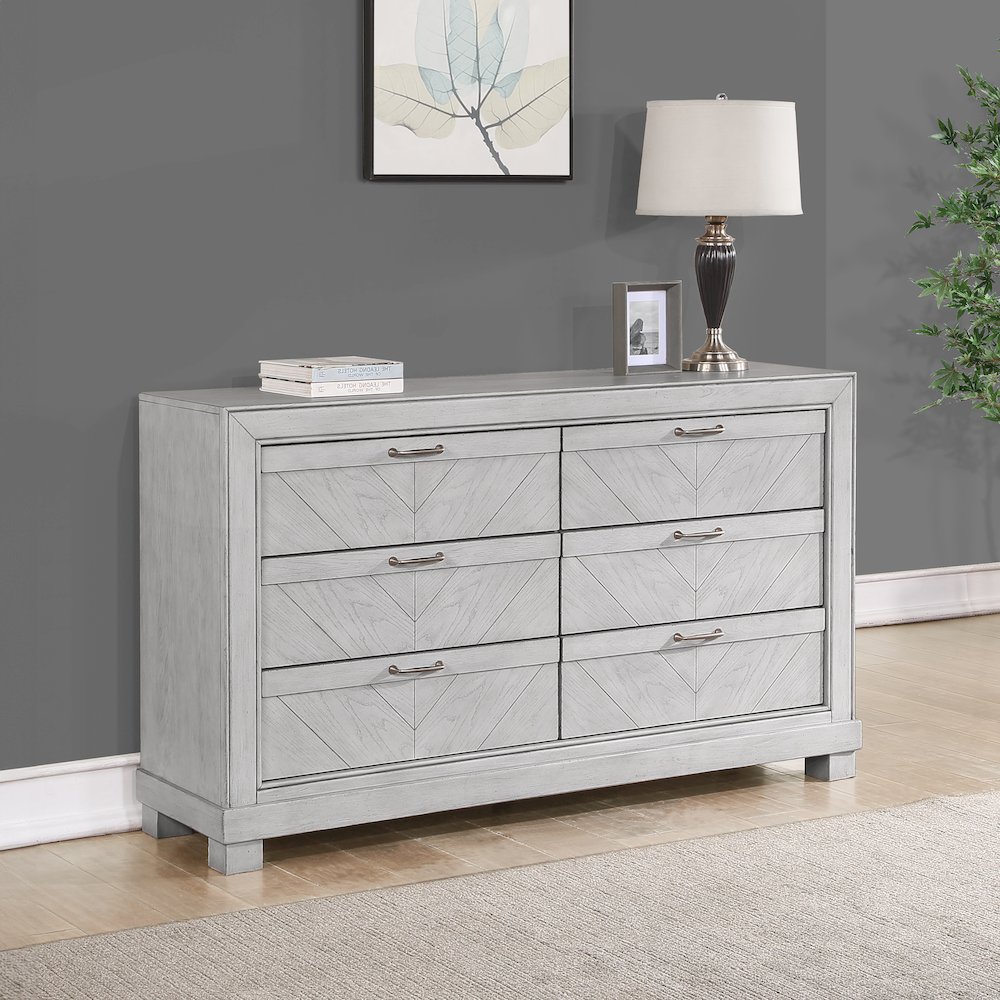 Montana Dresser. Picture 3