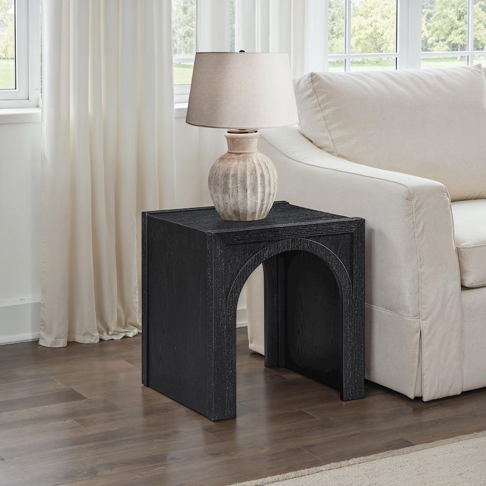 Fitzgerald End Table. Picture 4