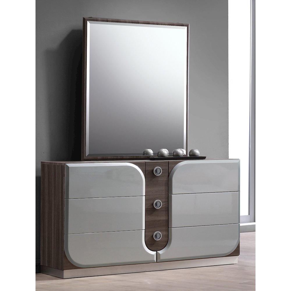 Modern 6-Drawer Dresser. Picture 2