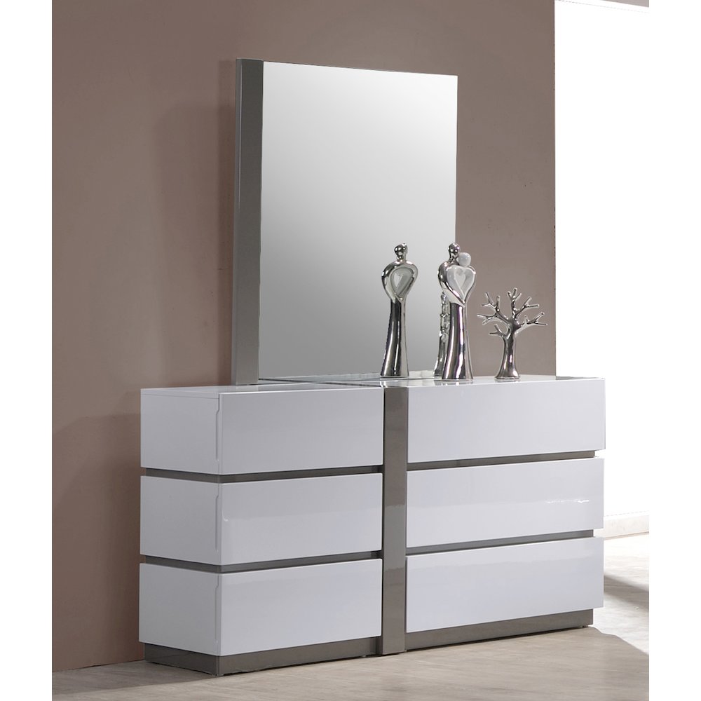 Modern Bedroom Accent Mirror. Picture 2