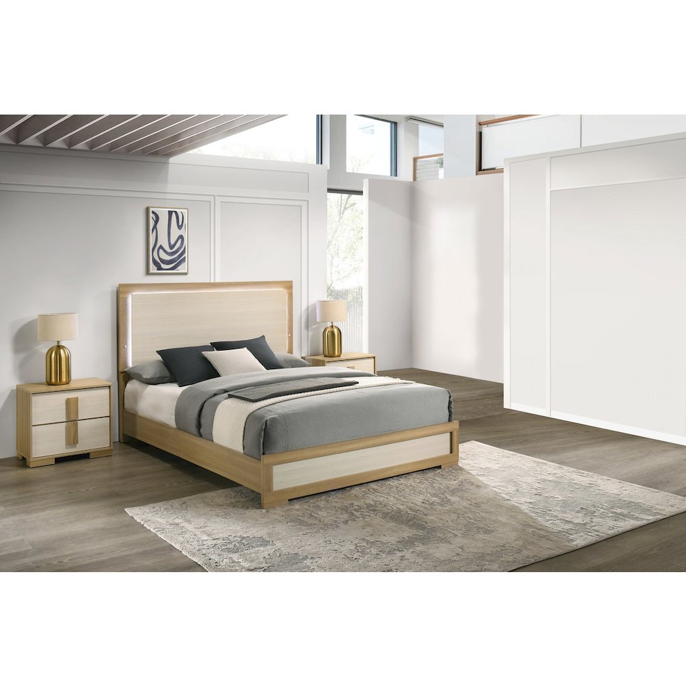 3 piece - Beige wood bedroom set (bed+2Night stands). Picture 5