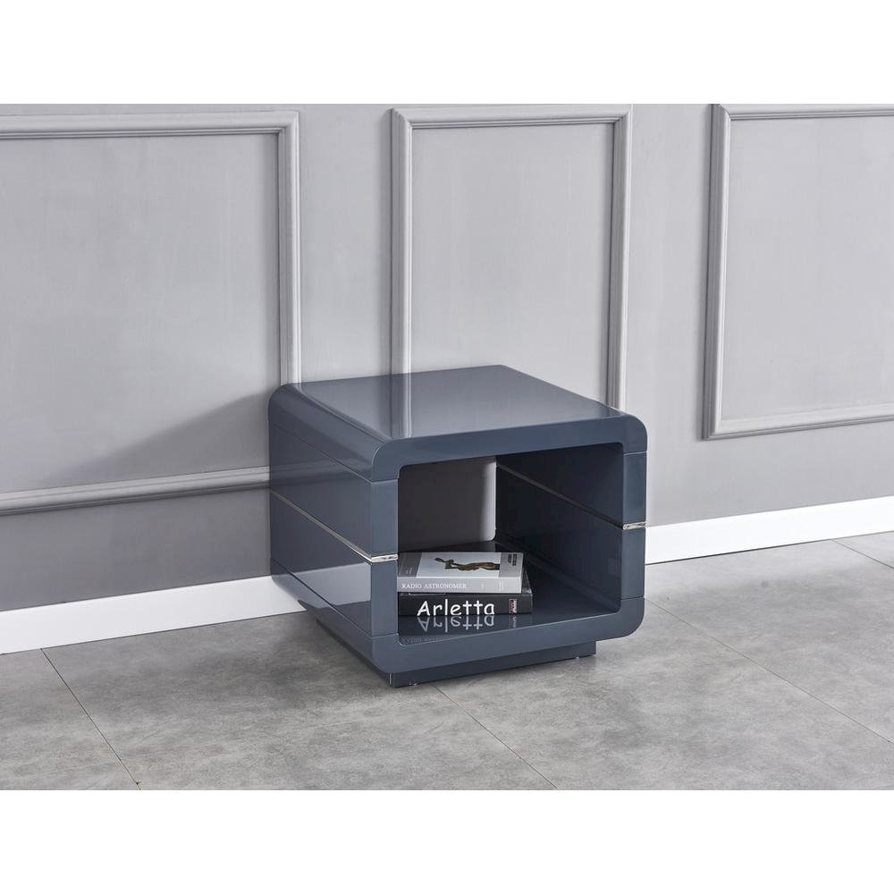Single End Table in Gray. Picture 2