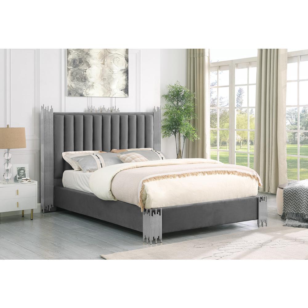 Queen size Dark grey velvet bed with silver corners (Platform). Picture 3