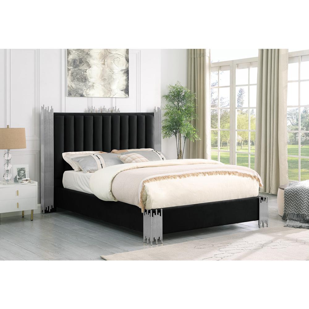Queen size Black velvet bed with silver corners (Platform). Picture 3