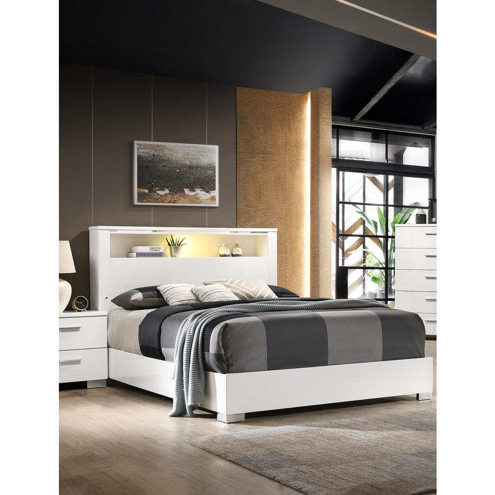 Rose LED Eastern King Bed in White Lacquer. Picture 4