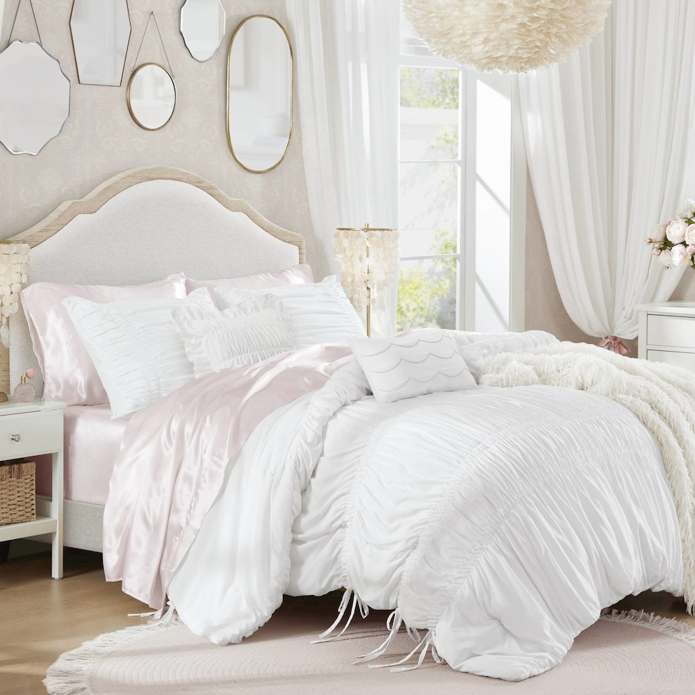 Ella Comforter Set. Picture 4