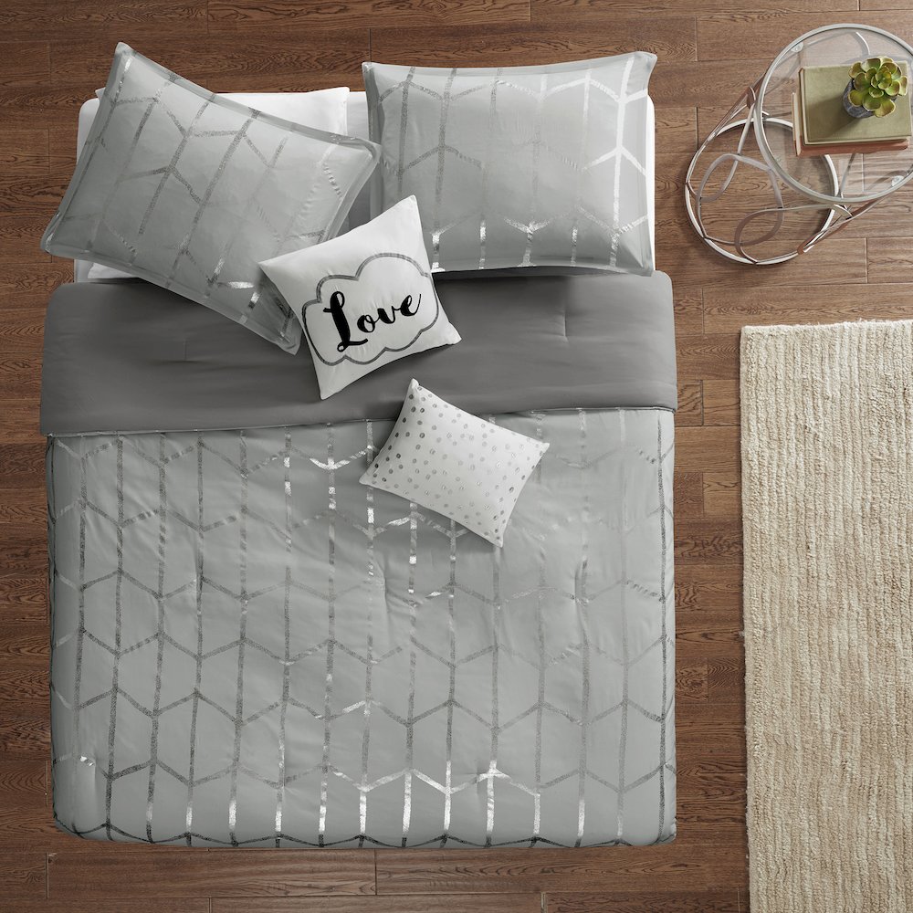 Raina 100% Polyester Brushed Microfiber Printed Comforter Set. Picture 3