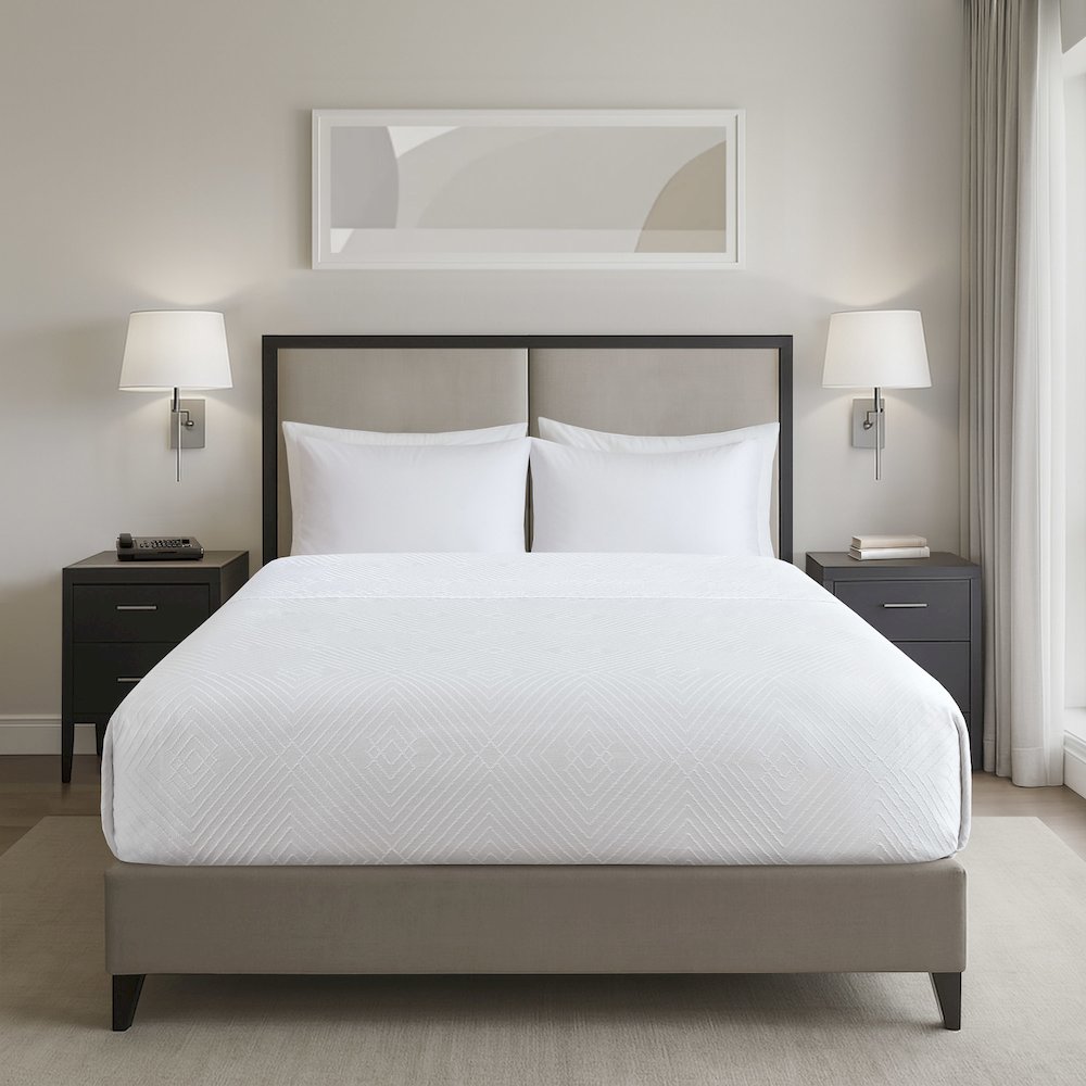 Jacquard Essential Lark Coverlet. Picture 3