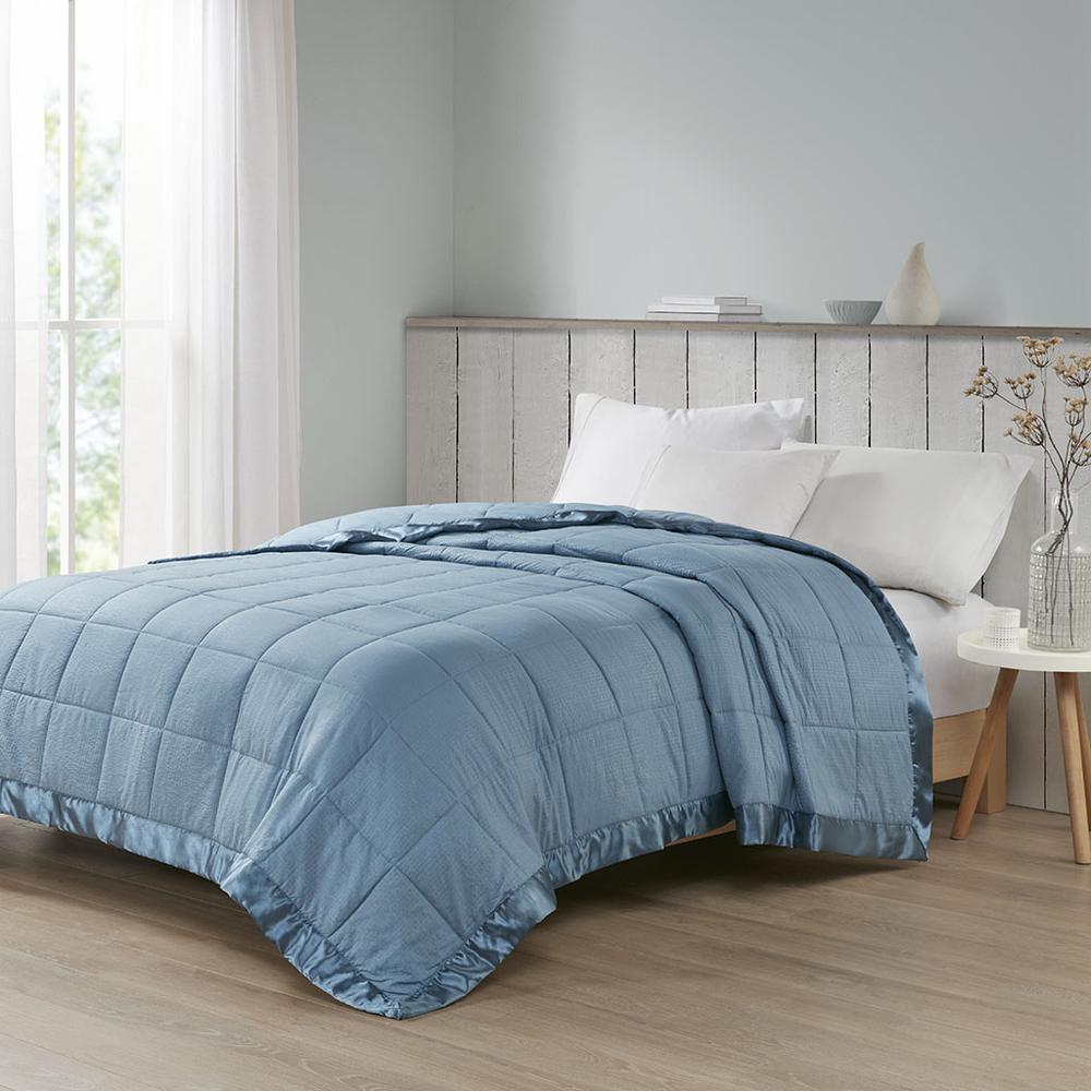 Oversized Down Alternative Blanket with Satin Trim. Picture 4