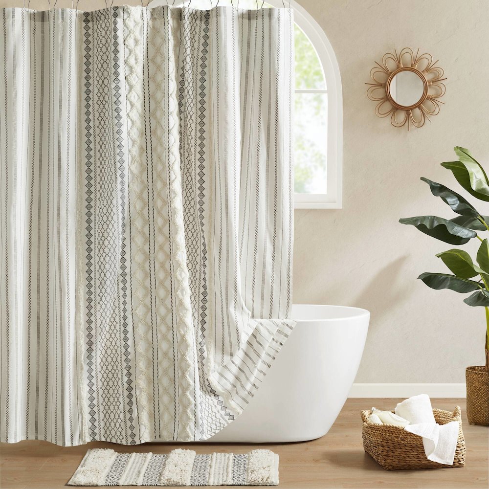 Imani Cotton Printed Shower Curtain with Chenille. Picture 1