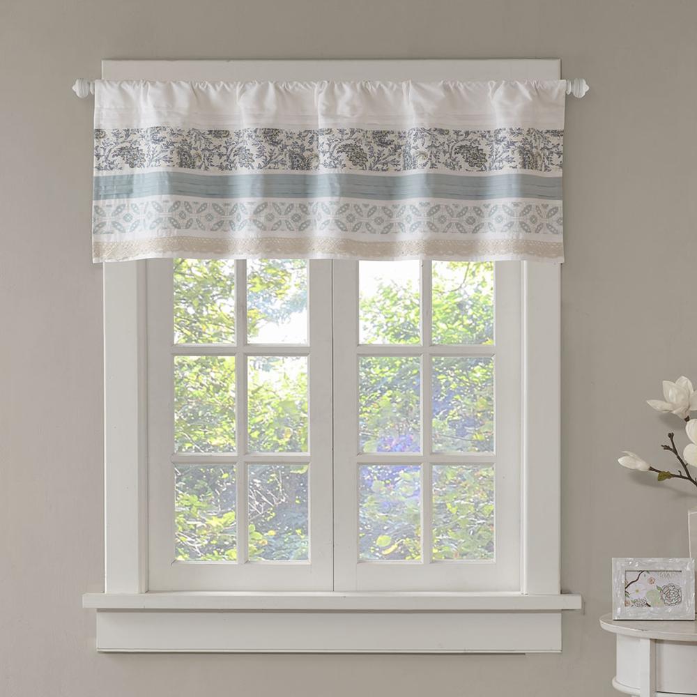 Printed and Pieced Rod Pocket Valance. Picture 4