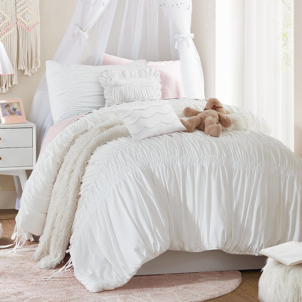 Ella Comforter Set. Picture 1