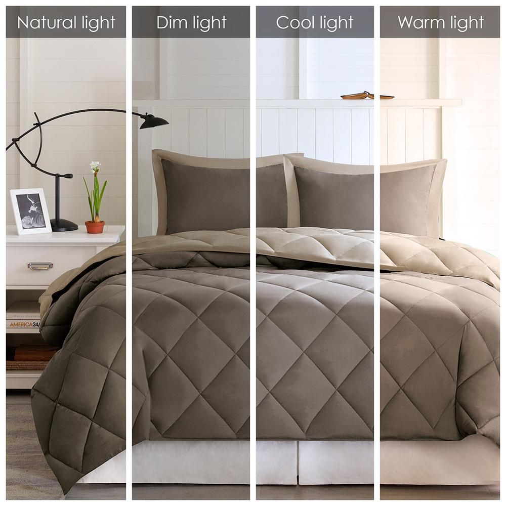 3M Scotchgard Diamond Quilting Reversible Down Alternative Comforter Set. Picture 2