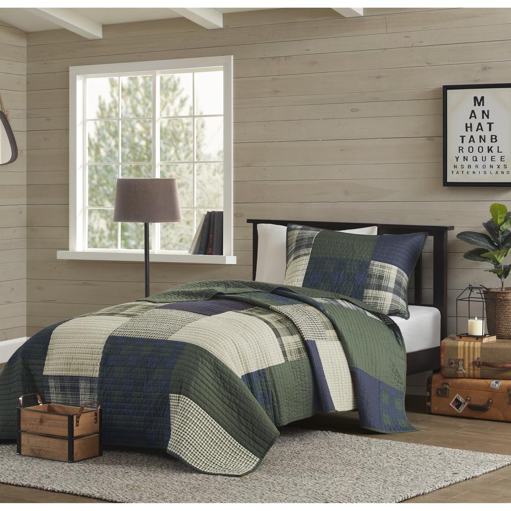 Mill Creek Oversized Cotton Quilt Set, Green color. Picture 4