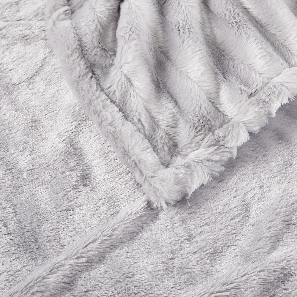 Faux Fur Heated Throw. Picture 3