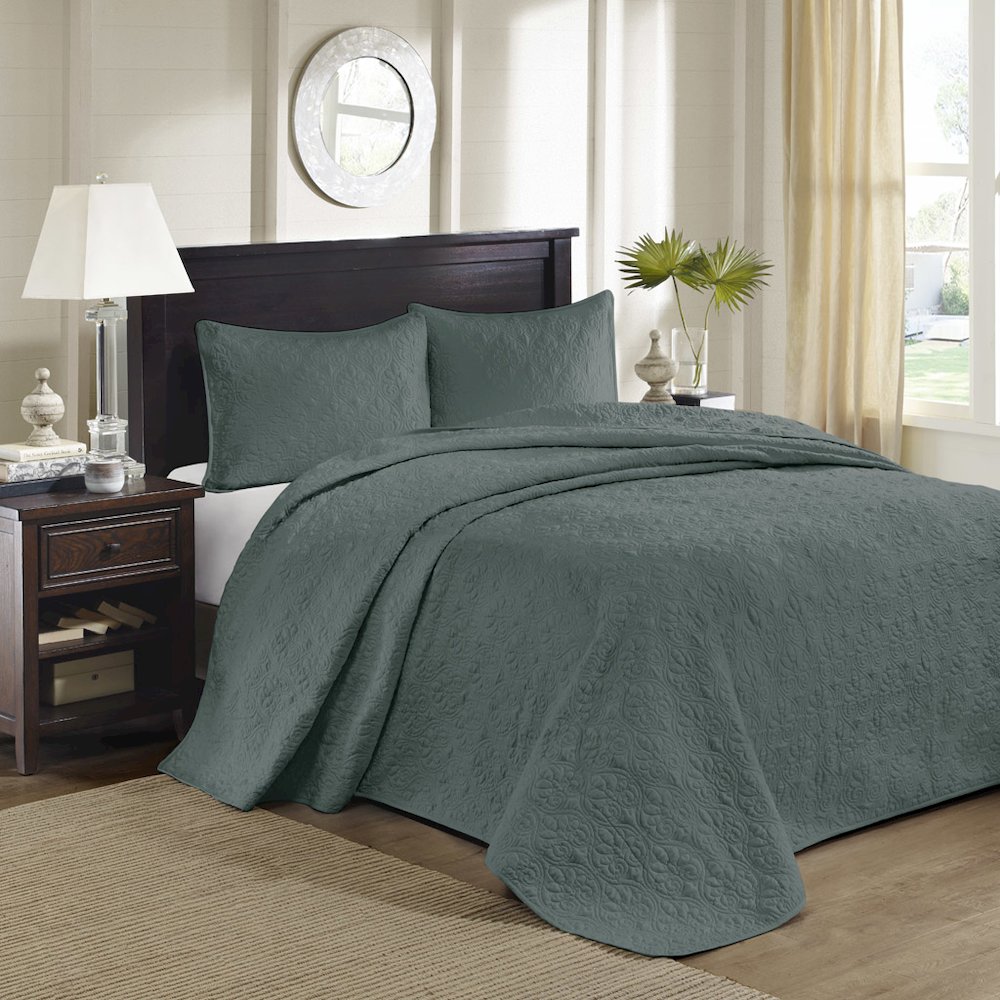 Quebec 3 Piece Reversible Bedspread Set, Balsam Green color. Picture 2