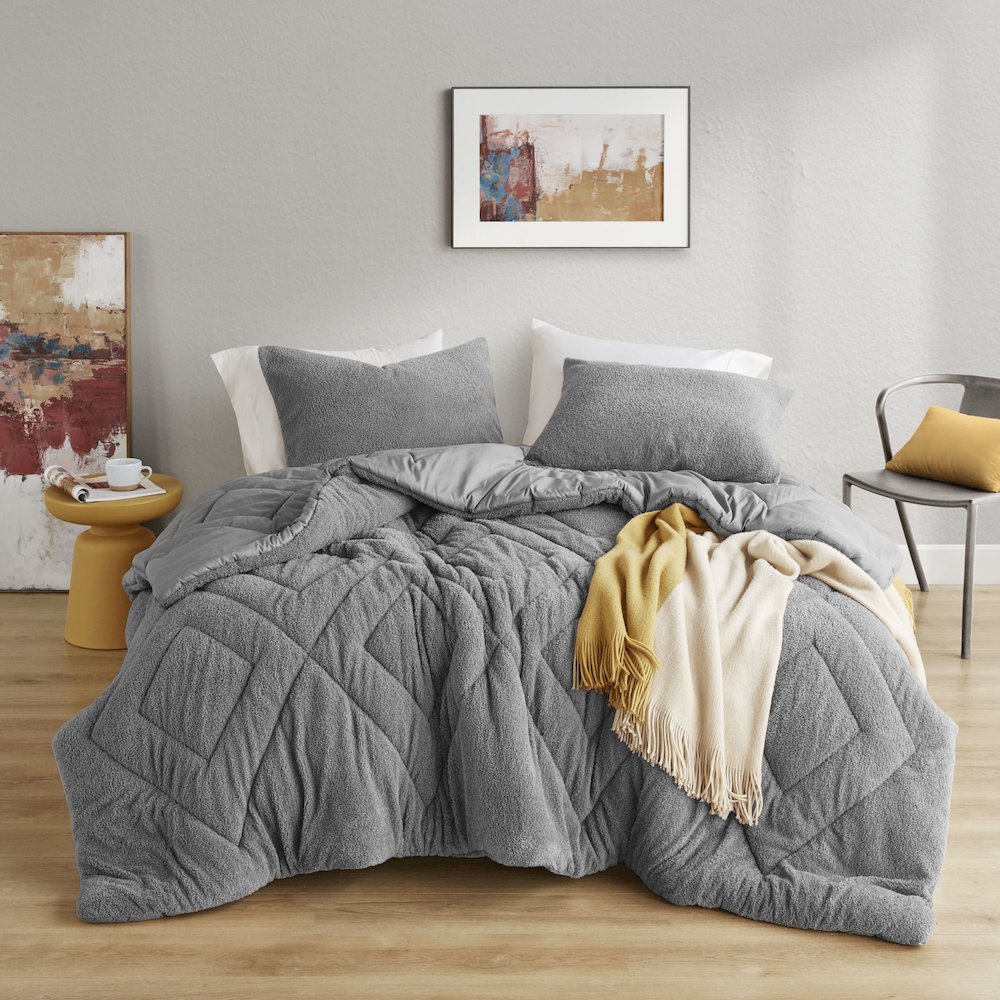 Double Diamond Quilted Teddy Comforter Set. Picture 1