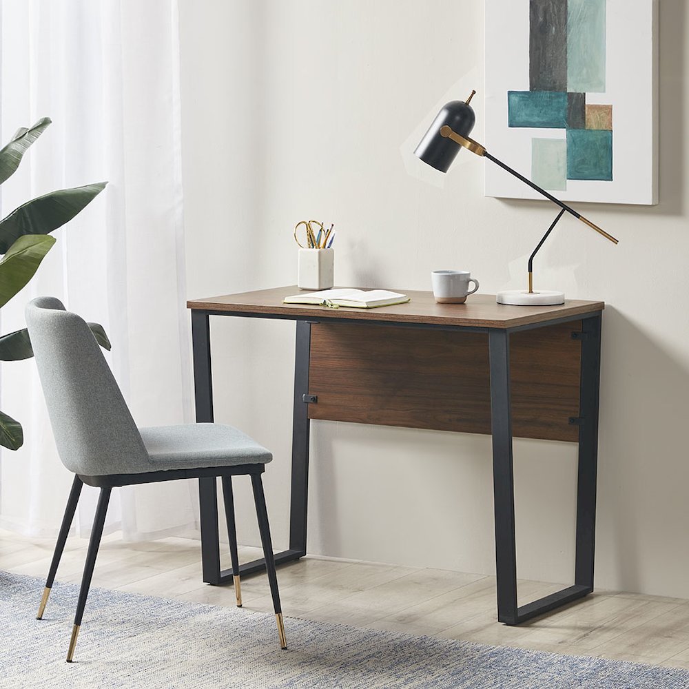 Carlyle  Desk. Picture 5