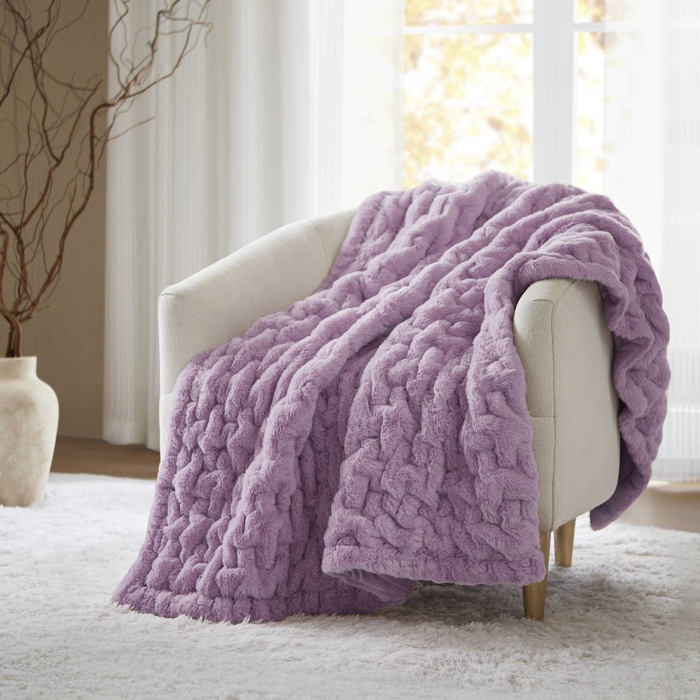Ruched Fur Throw, Purple color. Picture 1