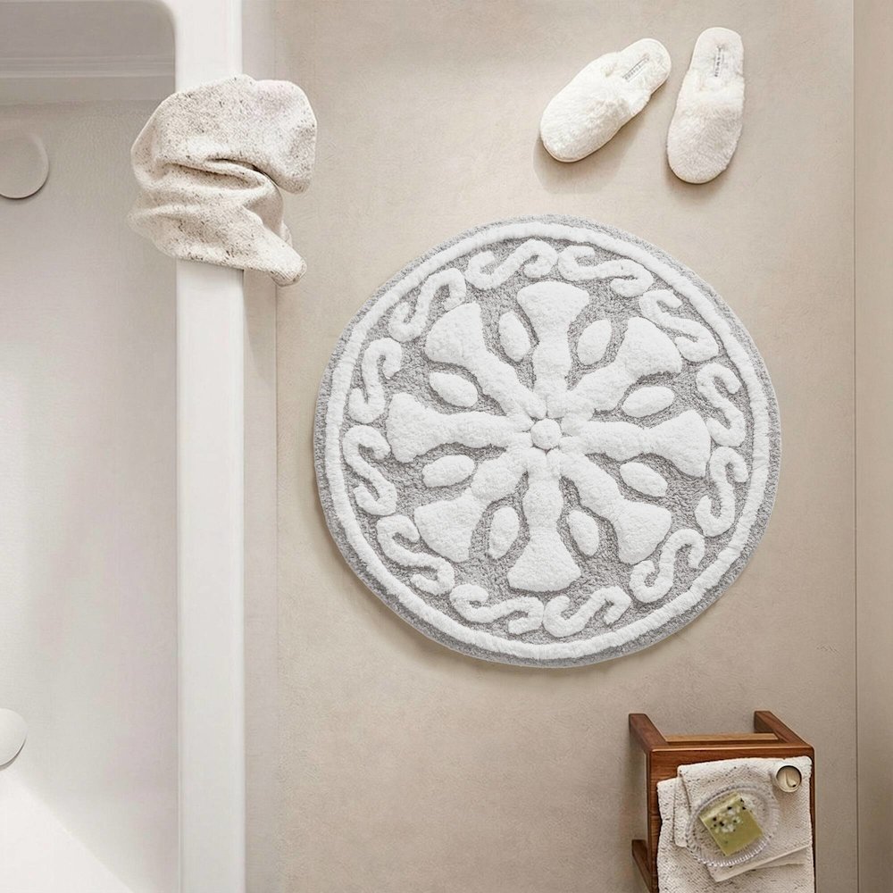 Casablanca Medallion Cotton Tufted Bath Rug. Picture 1