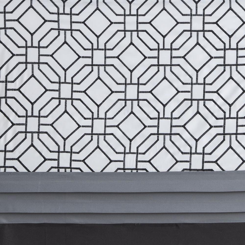 Embroidered and Pieced Shower Curtain. Picture 5