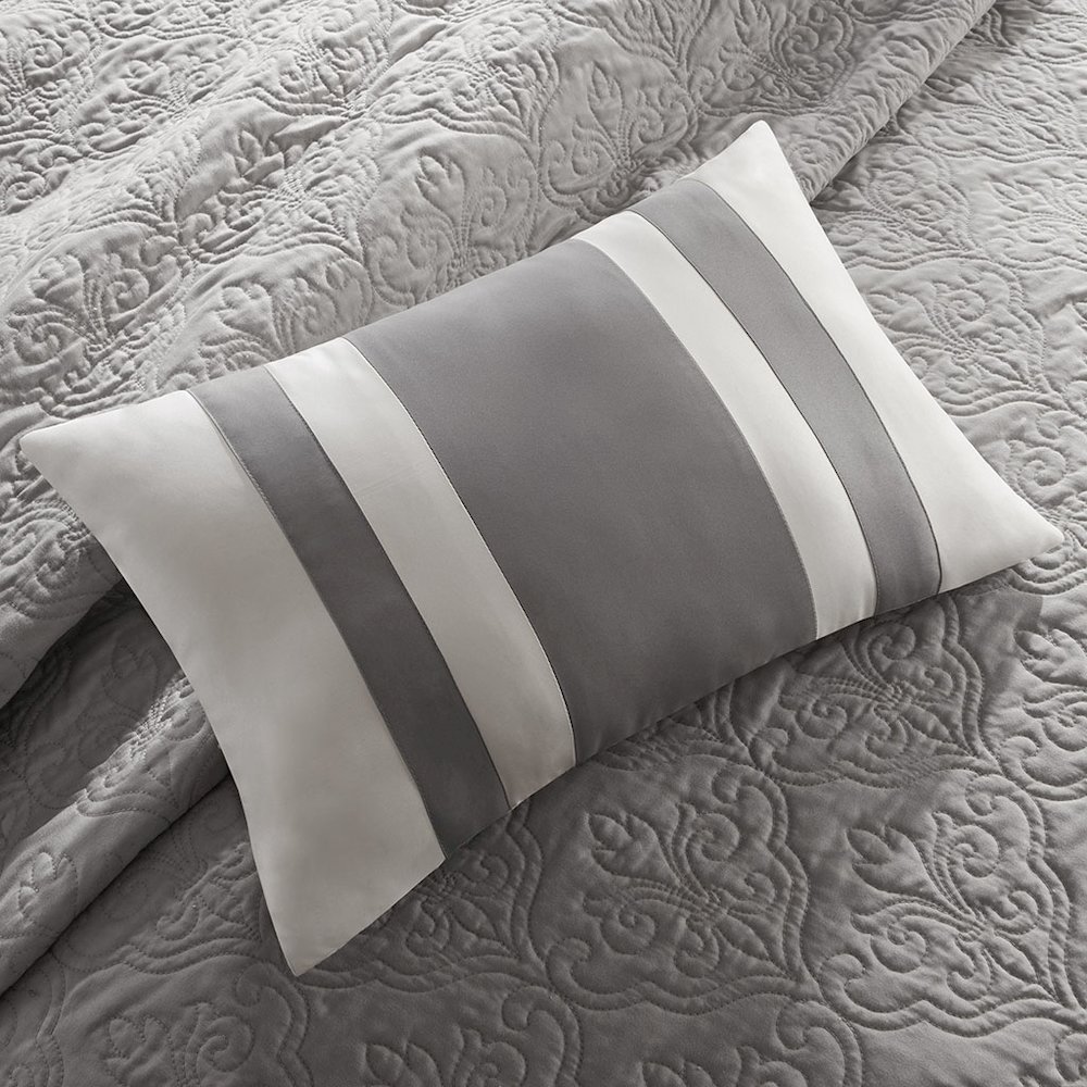 7 Piece Quilt Set with Euro Shams and Throw Pillows. Picture 3