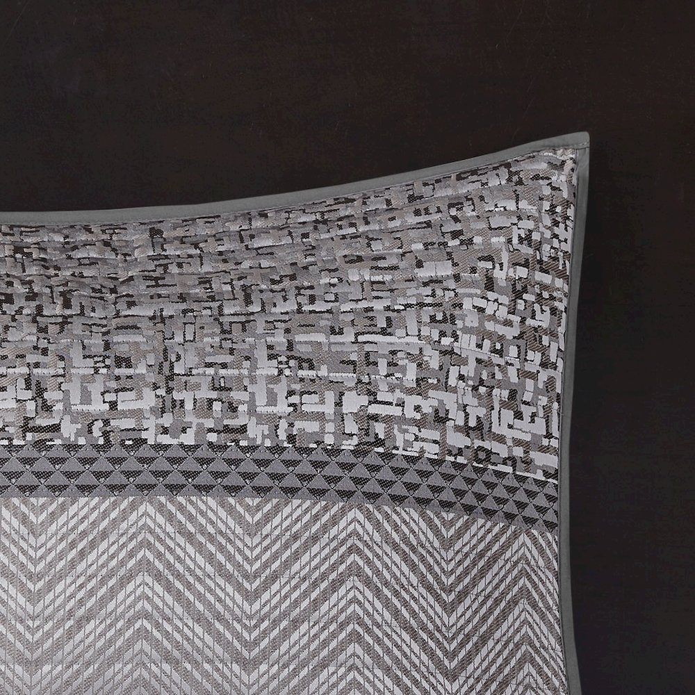 6 Piece Reversible Jacquard Quilt Set with Throw Pillows. Picture 1