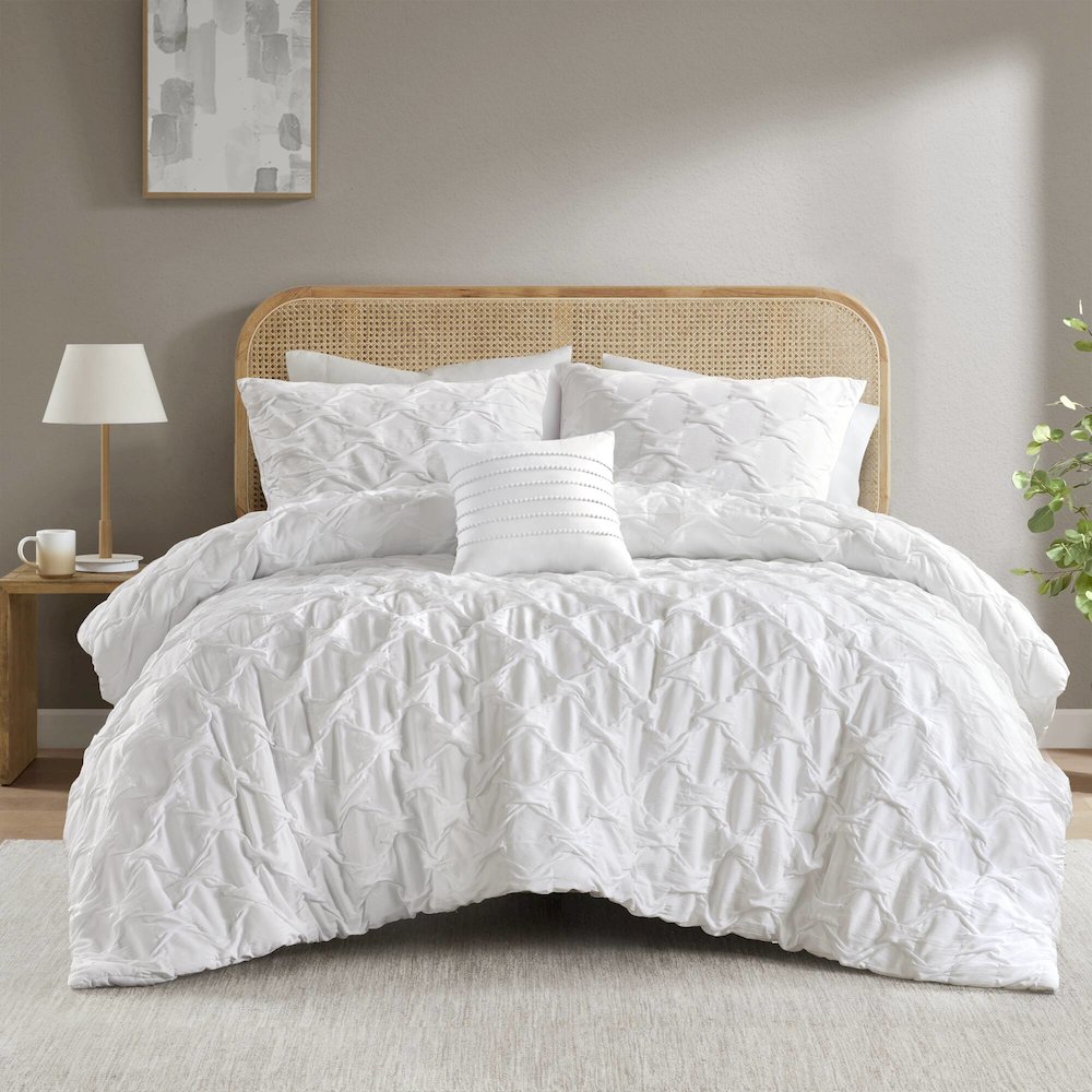 Bailey Diamond Pucker Woven Comforter Set, White color. Picture 3