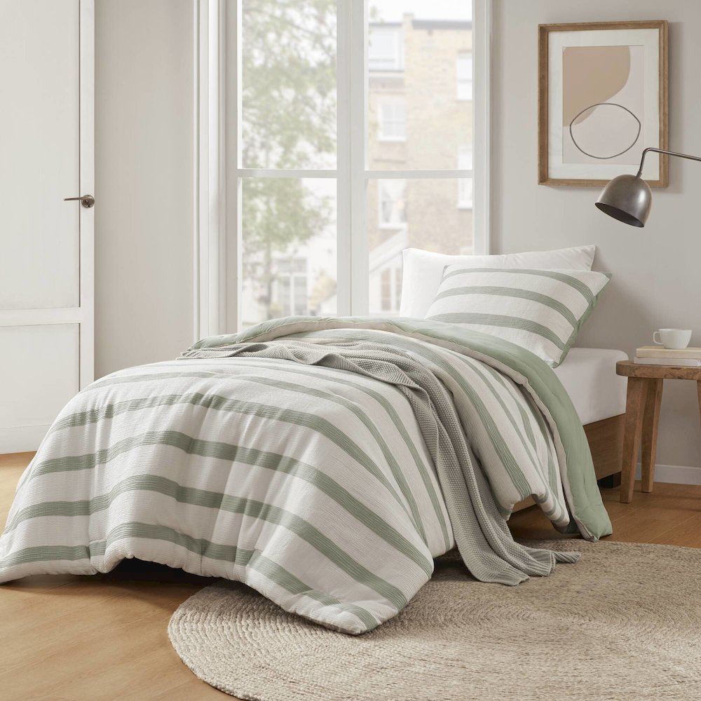 Merritt Yarn-dyed striped comforter, Sage Green color. Picture 1