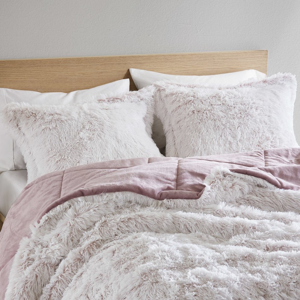 Malea Shaggy Faux Fur Comforter Mini Set in Pink/White Color. Picture 5
