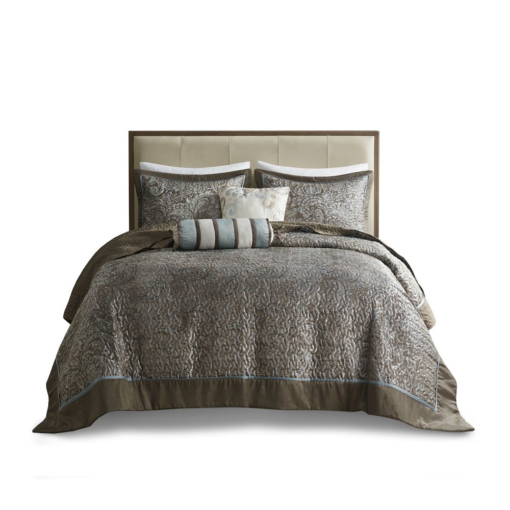 5 Piece Jacquard Bedspread Set with Throw Pillows. Picture 2