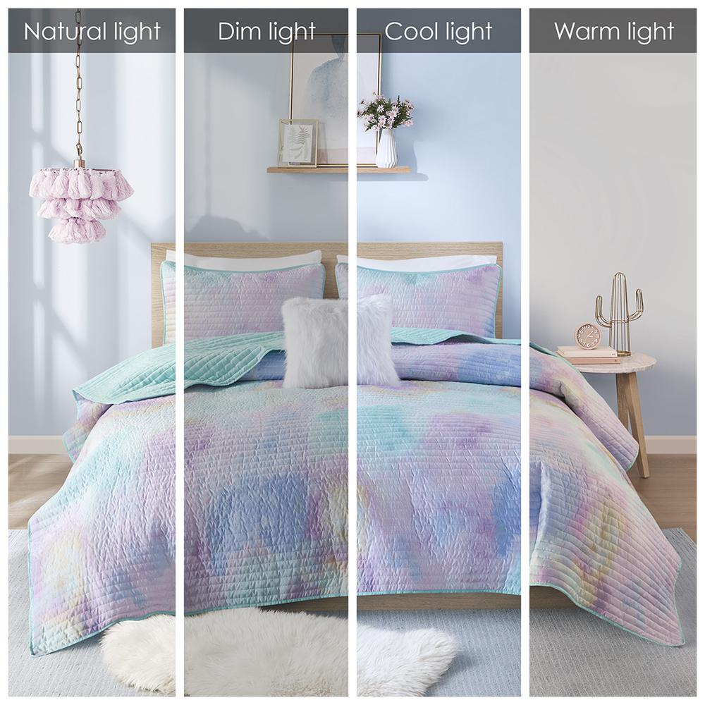 Watercolor Tie Dye Printed Quilt Set with Throw Pillow. Picture 2