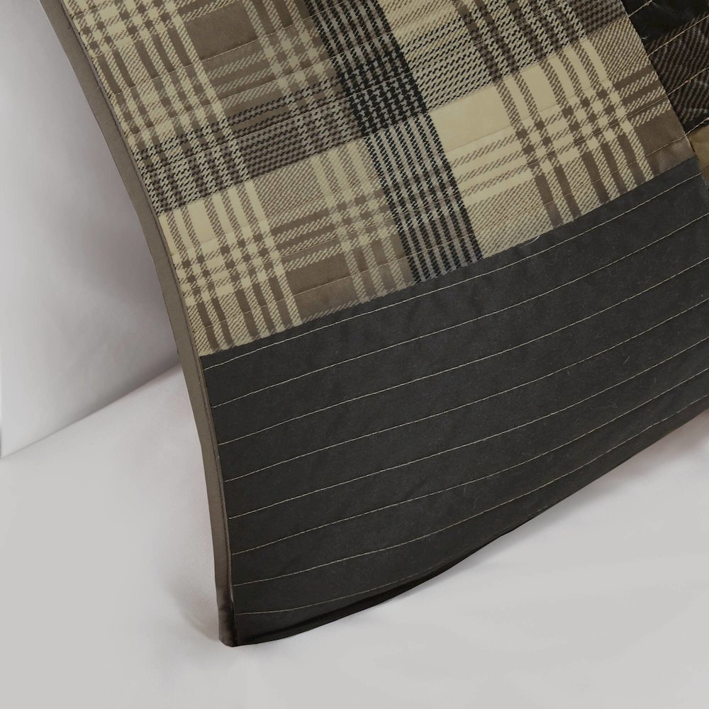 Winter Hills Oversized Cotton Quilt Set, Tan color. Picture 4