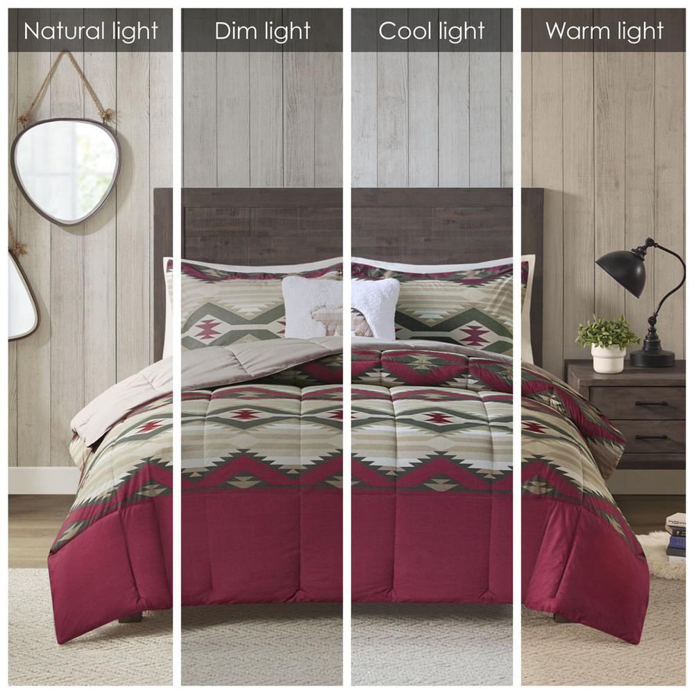 Down Alternative Comforter Set with Throw Pillow. Picture 2