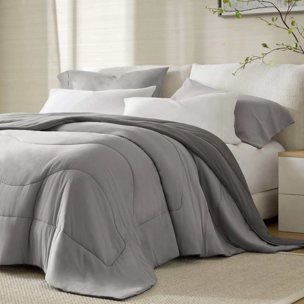 Reversible Tencel Comforter Blanket, Gray color. Picture 3