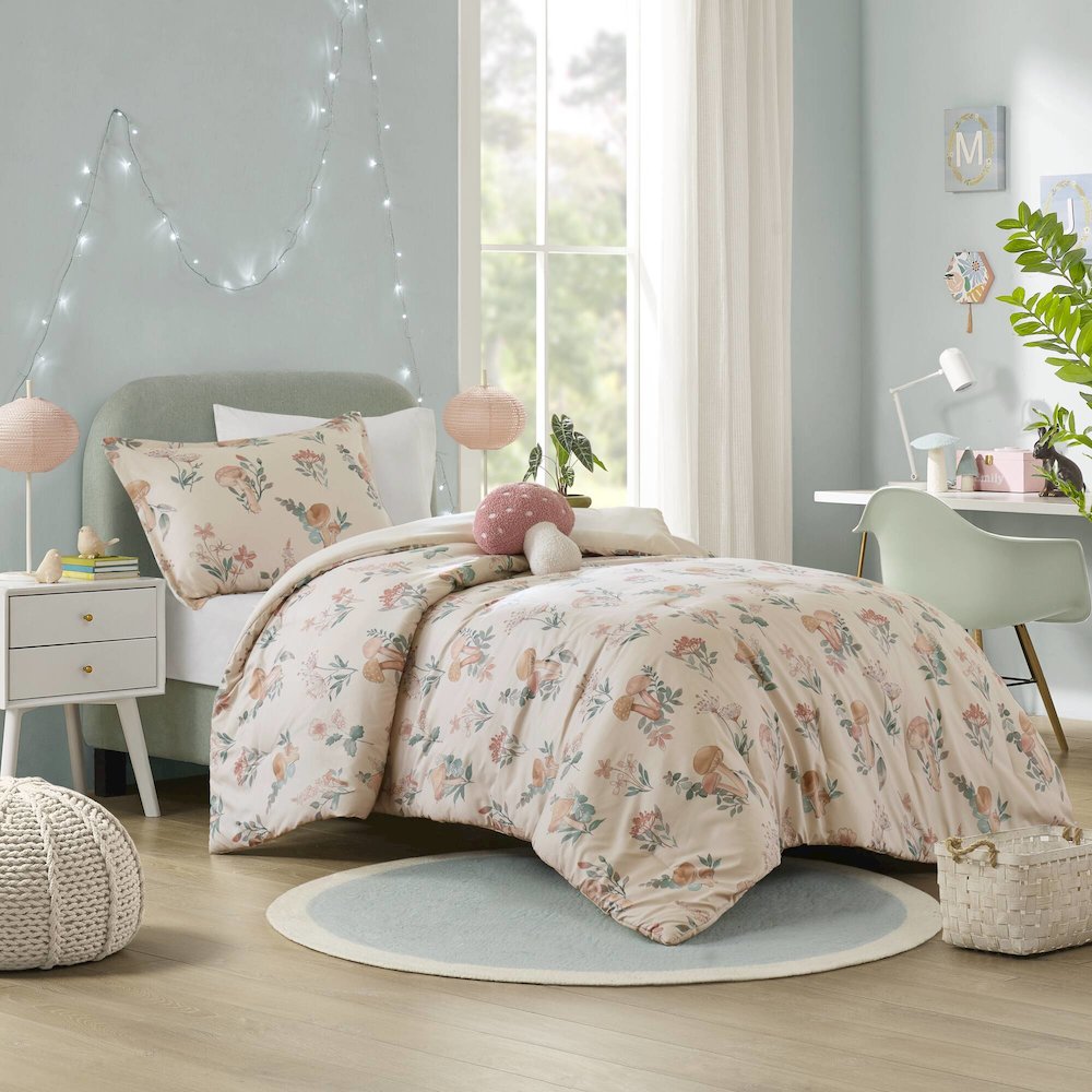 Gwen Mushroom Garden Comforter Set. Picture 3