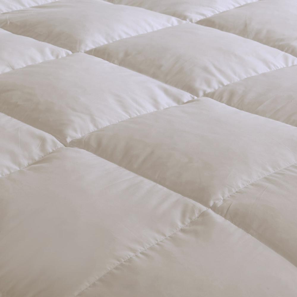 Goose Feather and Down Oversize Comforter. Picture 5