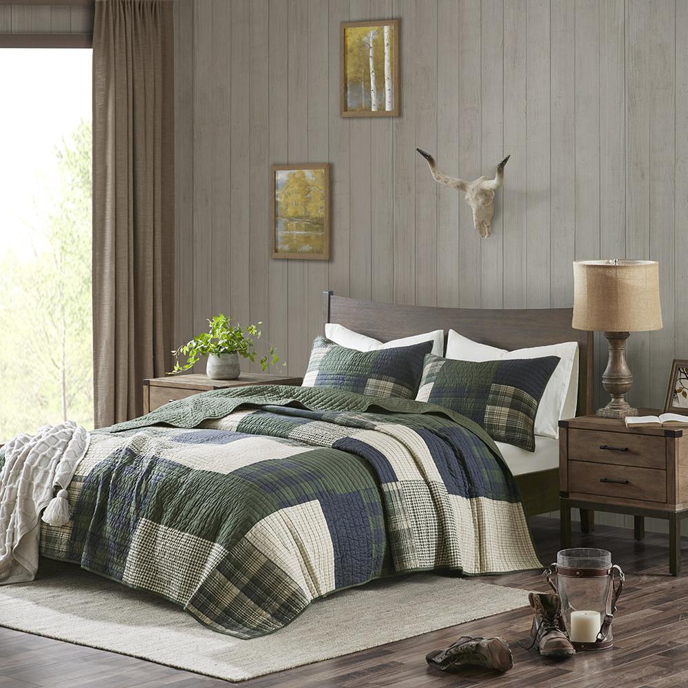 Mill Creek Oversized Cotton Quilt Set, Green color. Picture 4