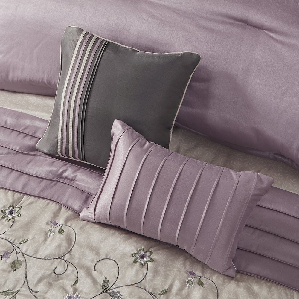 Embroidered 7 Piece Comforter Set. Picture 1