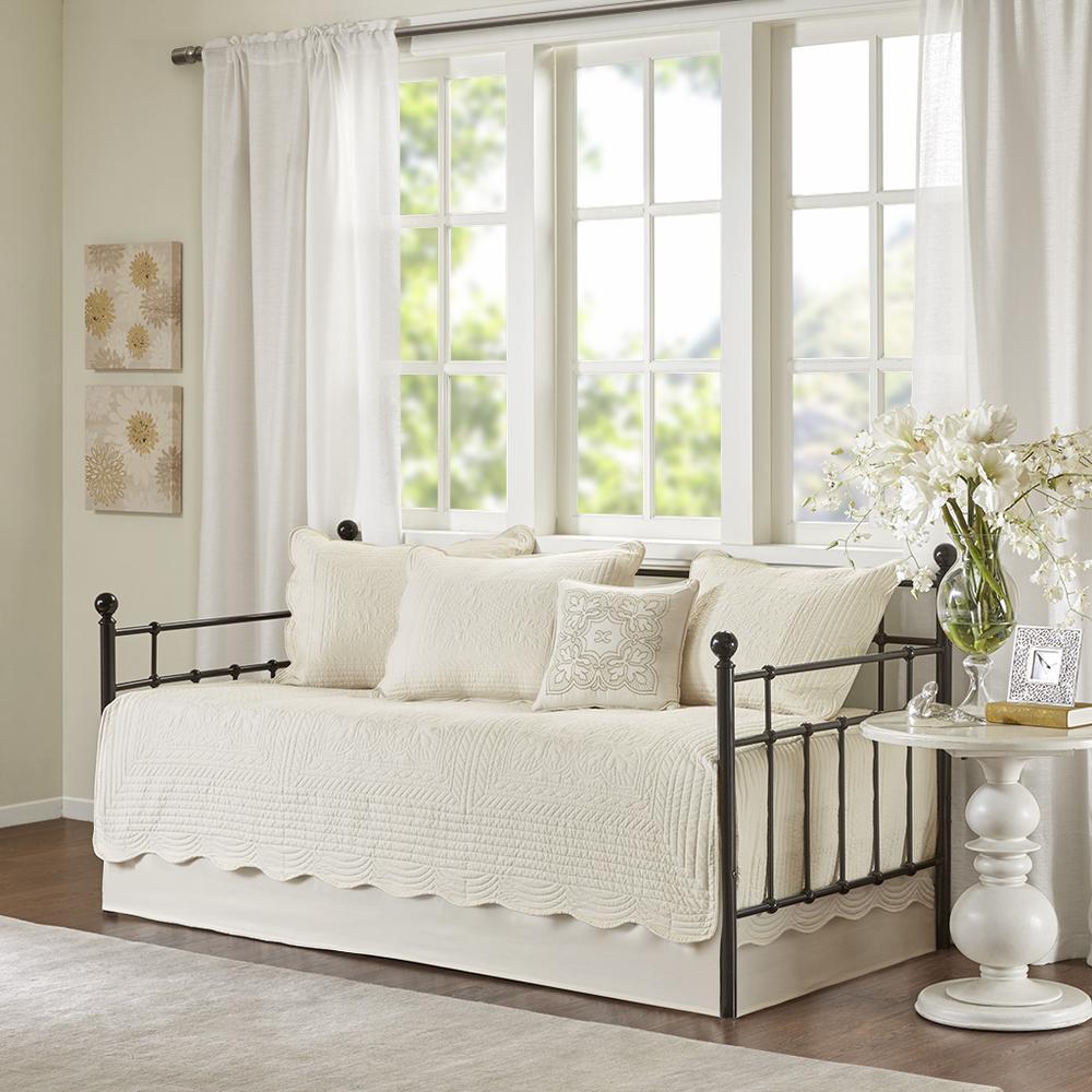 6 Piece Reversible Scalloped Edge Daybed Cover Set. Picture 4
