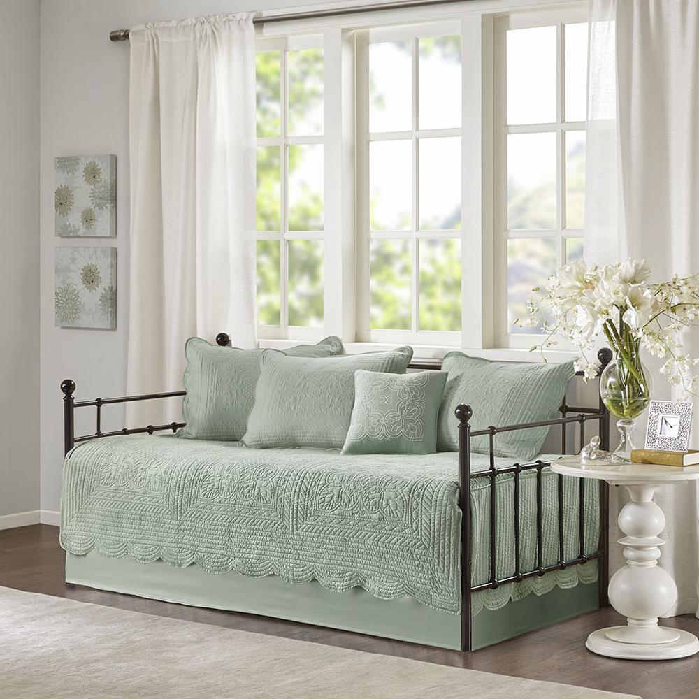 6 Piece Reversible Scalloped Edge Daybed Cover Set. Picture 4