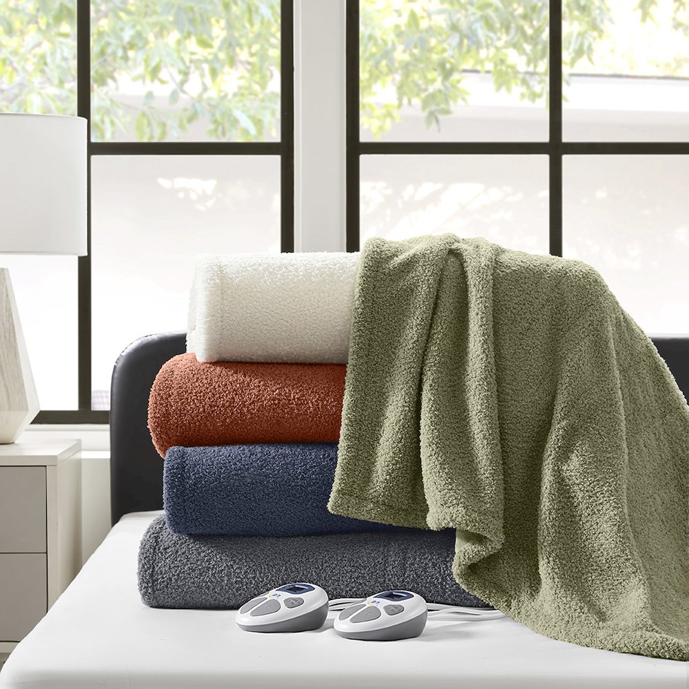 Dream Soft Heated Blanket, Sage color. Picture 4