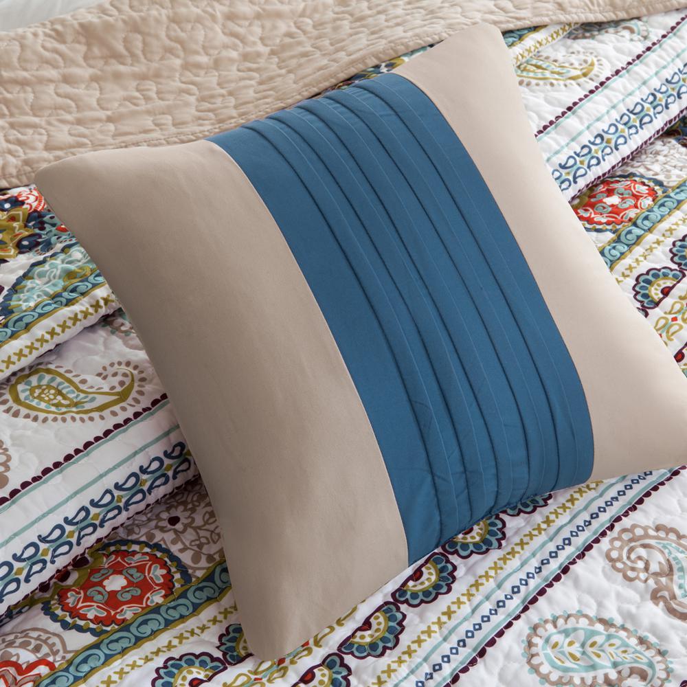 Reversible Quilt Set with Throw Pillows. Picture 2