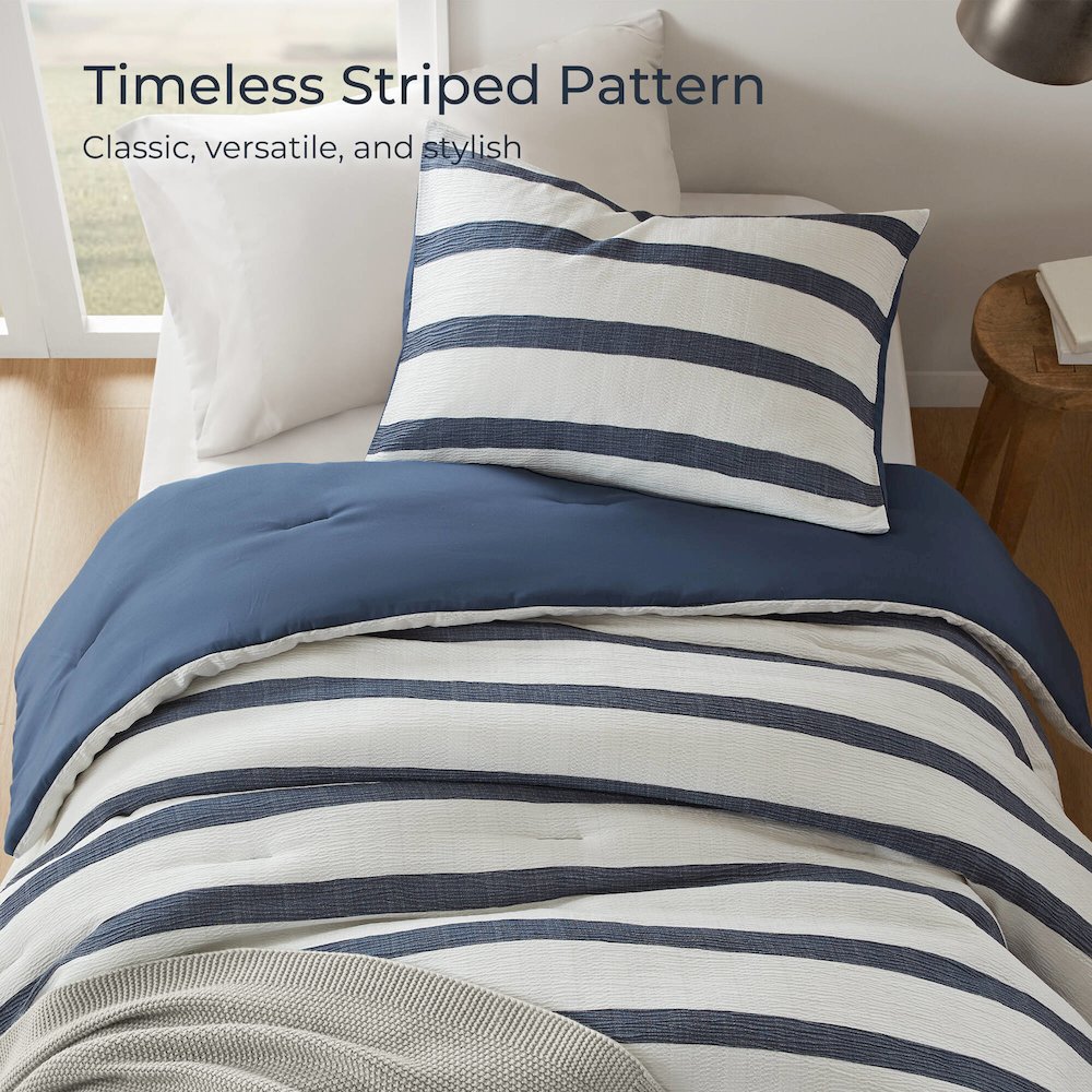 Merritt Yarn-dyed striped comforter, Blue color. Picture 5