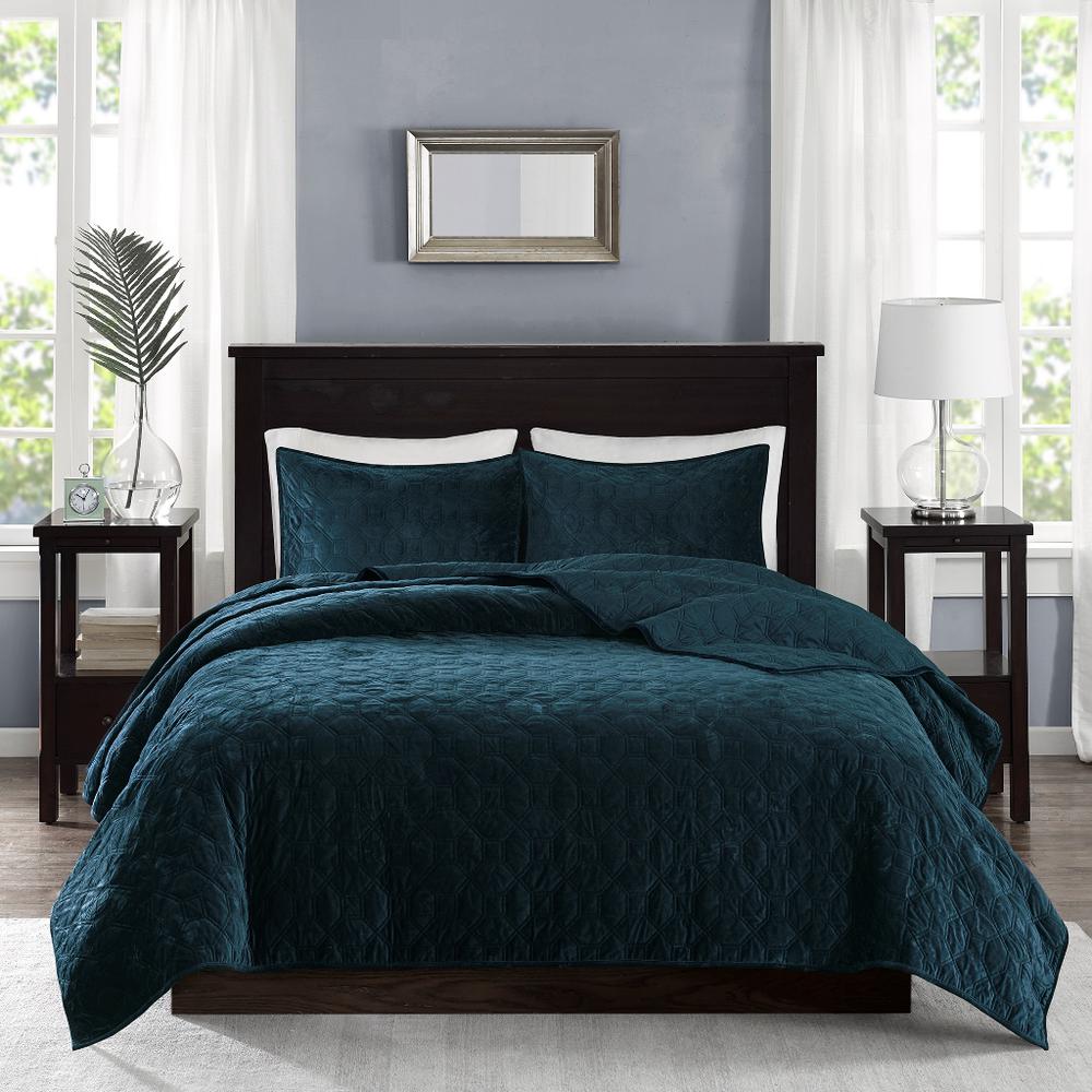 Harper 3 Piece Velvet Quilt Set, Teal color. Picture 1