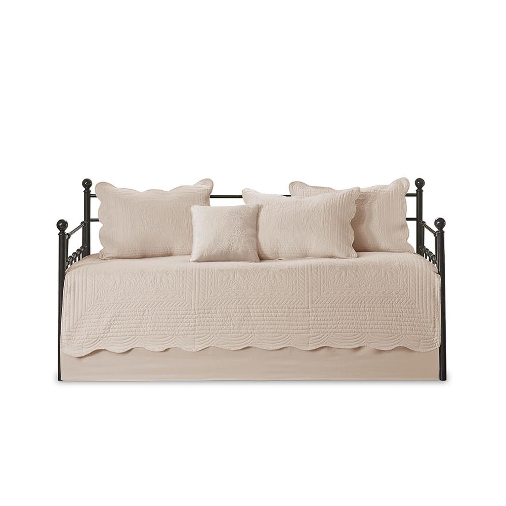 6 Piece Reversible Scalloped Edge Daybed Cover Set. Picture 1