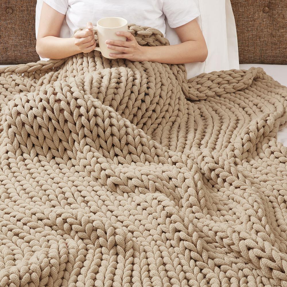 Handmade Throw. Picture 3