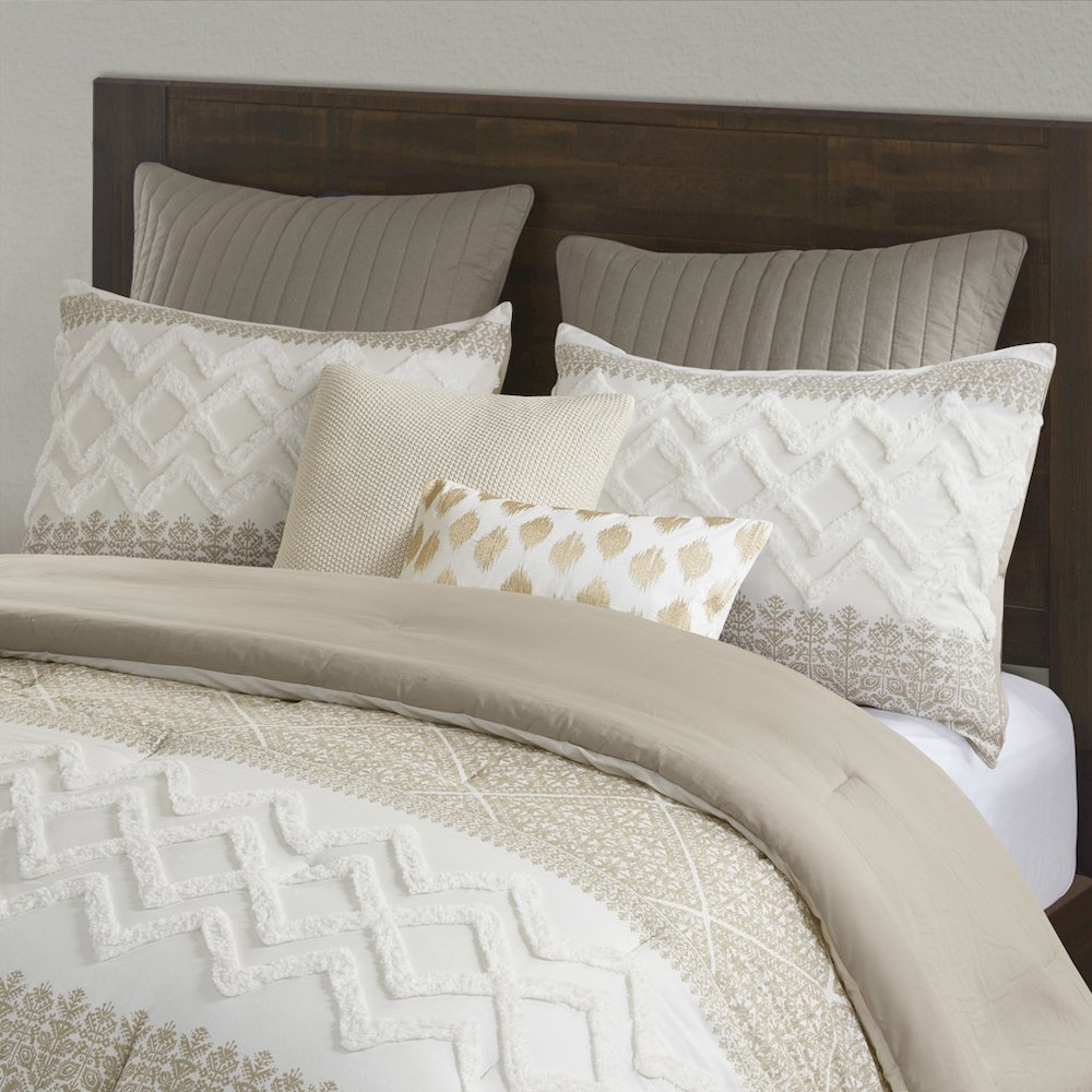 3 Piece Cotton Comforter Set with Chenille Tufting. Picture 3